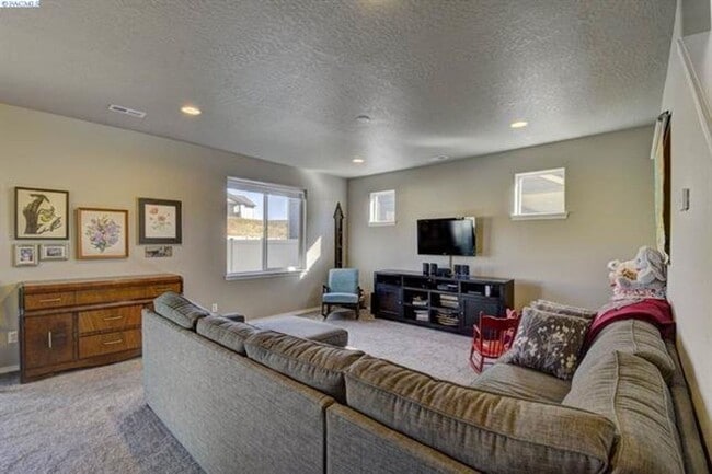 1710 SW Panorama Dr