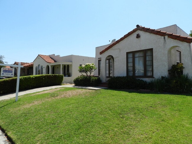 Great 3 Bedroom Home Located in Normal Hei... - Great 3 Bedroom Home Located in Normal Hei...