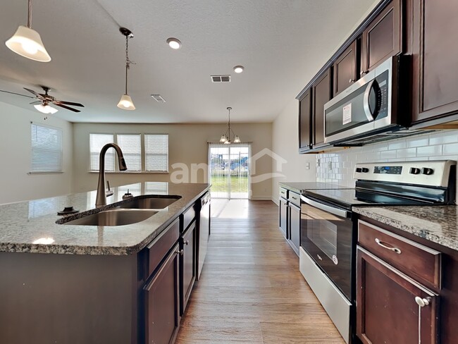 Photo - 8547 Highfield Ave