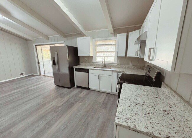 Photo - 2609 County Line Rd SW