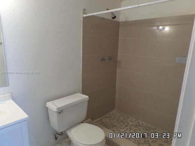 Photo - 3610 NW 21st St Unidad 410