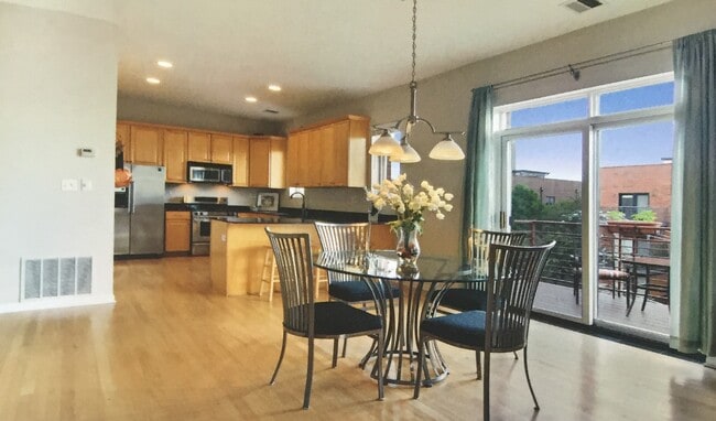 Building Photo - 924 W Cornelia Ave Unit 4E