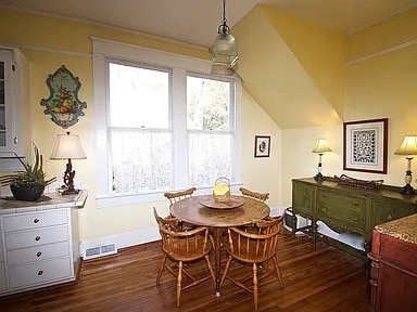 Come en el área de la cocina - 1203 Woodrow St