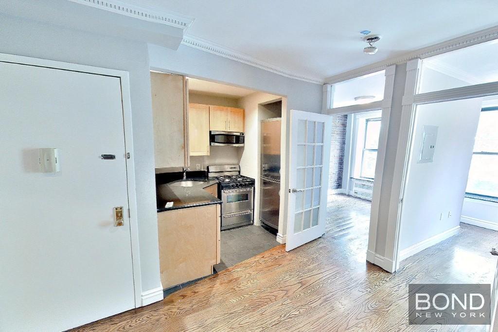 Photo - 420 E 9th St Apartment Unit 6