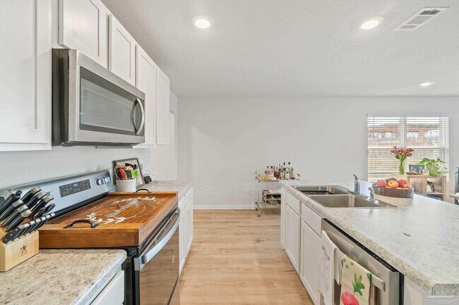 Photo - 5252 Peach Dr