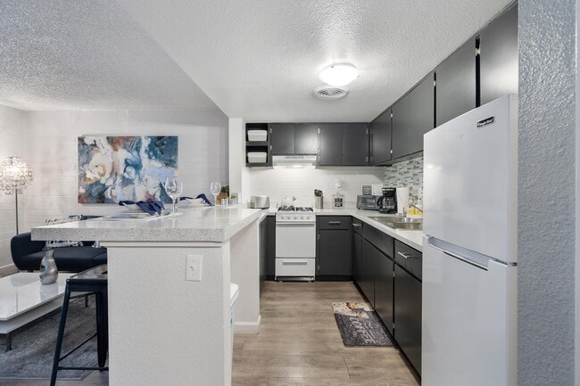 Building Photo - Crosstown Phoenix Rental