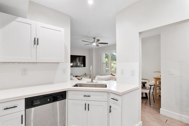 Photo - 747 Michigan Ave Unit 301