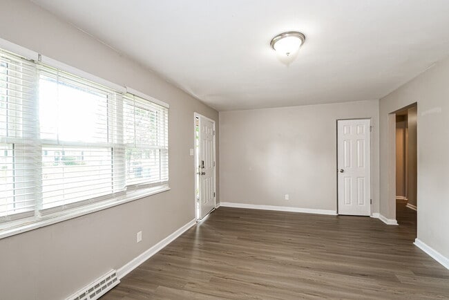 Photo - 1850 Shirlene Dr