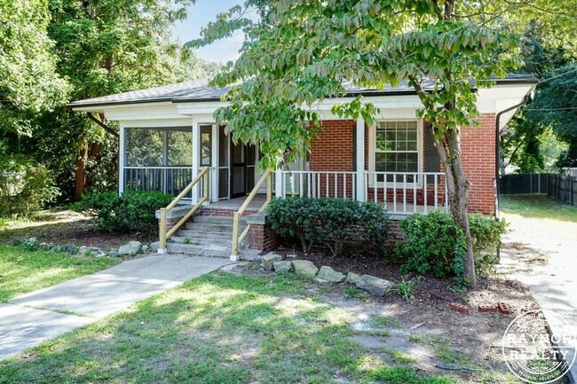 Photo - 223 S Main St