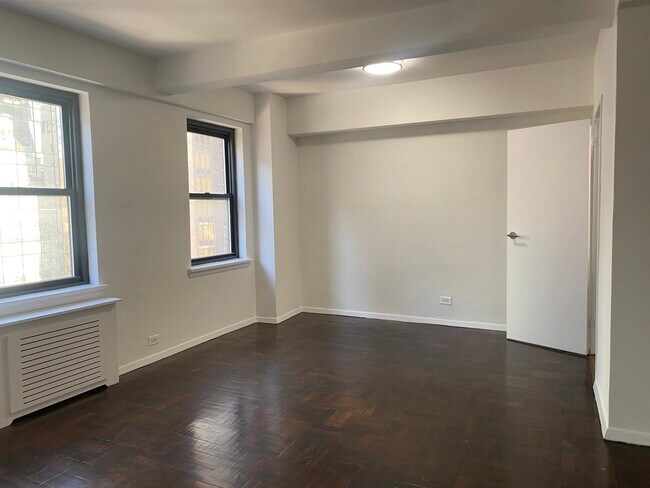 Photo - 162 E 63rd St Unit 14