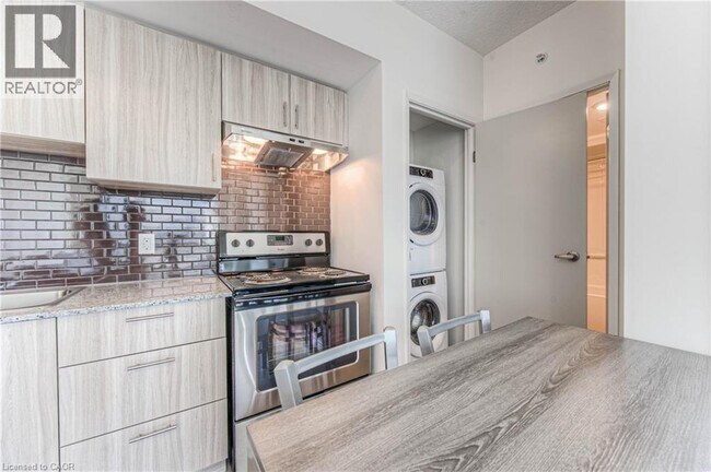 Photo - 275 Larch St Unité F501