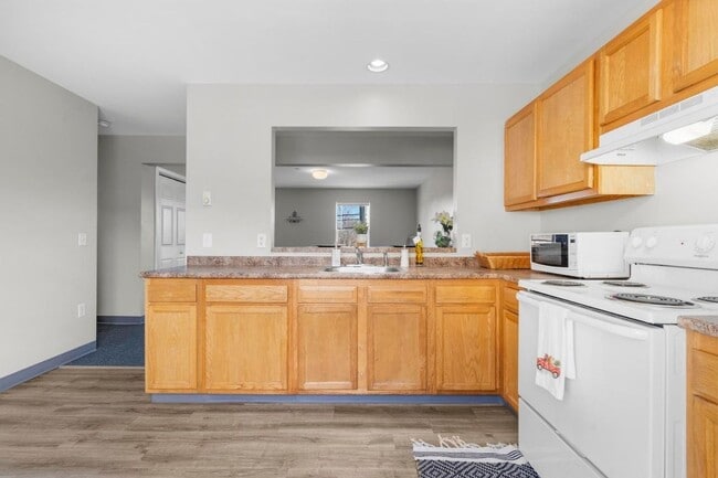 Pine Rock Townhomes  Student Living