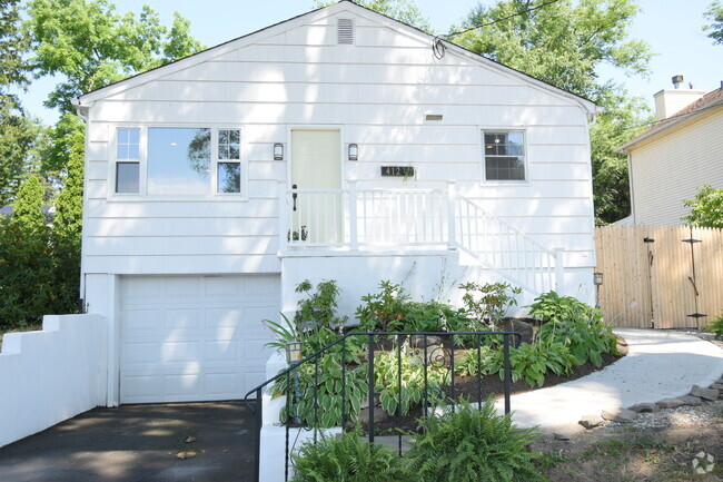 Building Photo - 412 Franklin Ave Rental