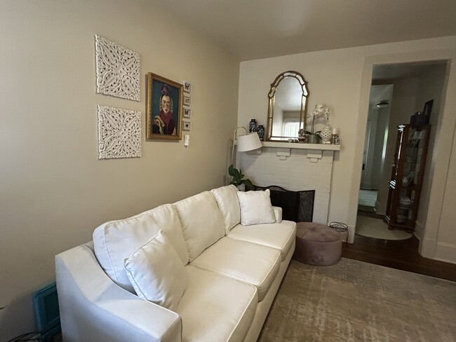 Photo - 216 Dexter Pl