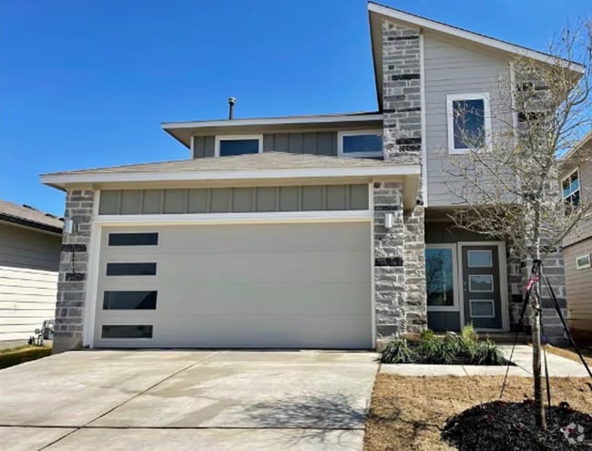 Building Photo - Spacious - Like New - 4 Bedrooms - Versatile! Rental