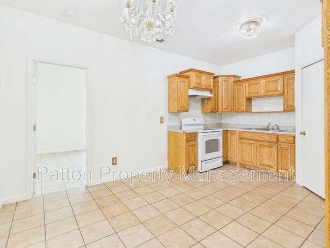 Building Photo - 745 N Aldredge St Unit A