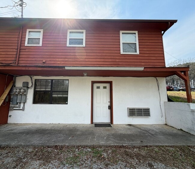 Building Photo - 956 Thompson Springs Rd SE