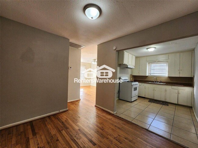 Photo - 7937 Oak Knoll Ln