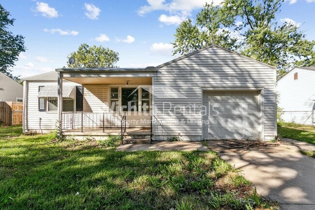 Building Photo - Move-In ready 2 bed/ 1 bath + 1 car garage