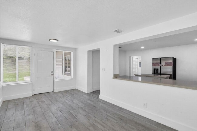 Photo - 16200 NE 3rd Ave