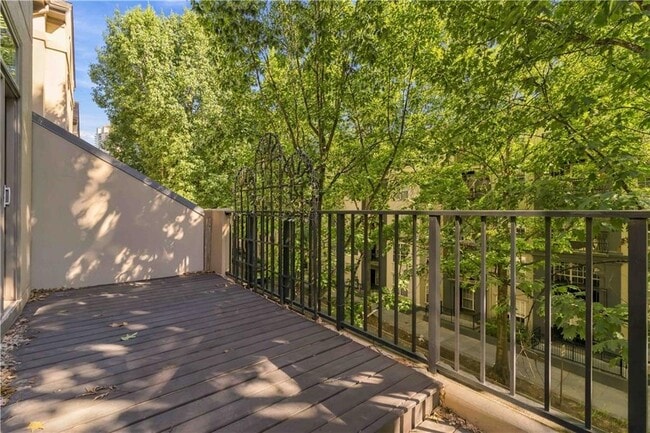 3475 Oak Valley Rd NE