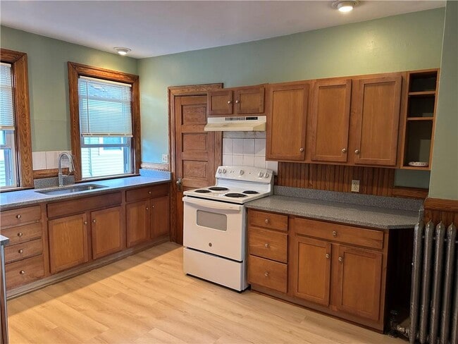Photo - 48 Moorland Ave
