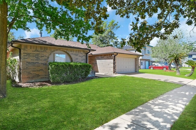 Photo - 2910 Norwich St