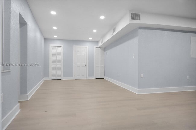 Photo - 430 SW 15th Rd Unit 0