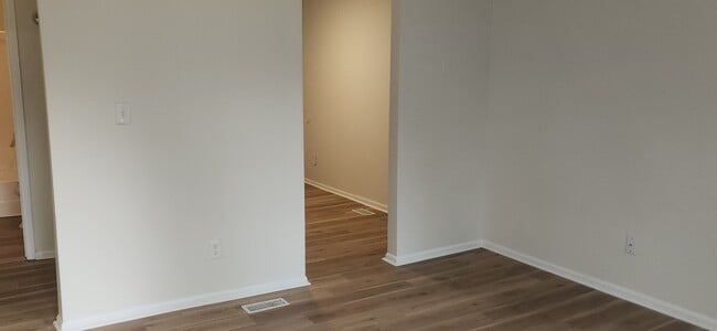 Photo - 202 Selwyn Alley