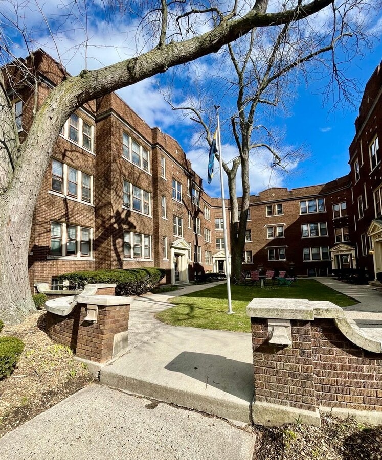 Photo - Lake Drive Court