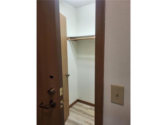 Photo - 609 Main St S Unit 2