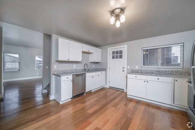 Building Photo - 3469 Denny St Unit 1 Rental
