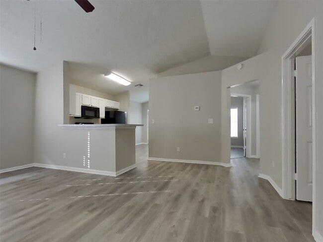 Photo - 3254 Kelling St