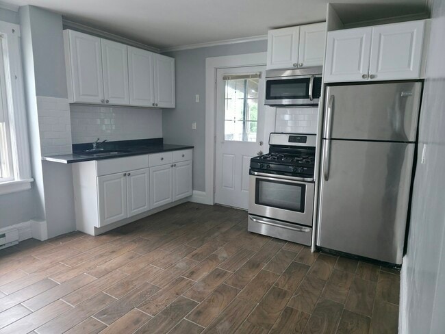 111-19 Inwood St