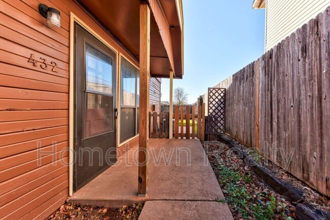 Photo - 432 NE 115th St