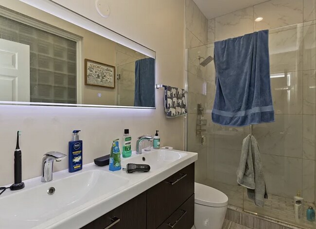 Photo - 3 bedroom in Chicago IL 60614