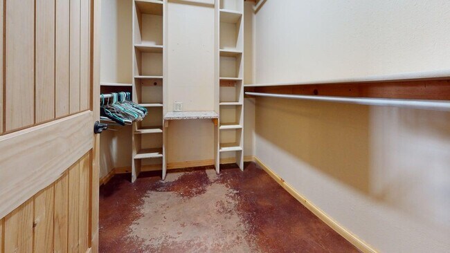 Photo - 12748 NE Wolf Rd