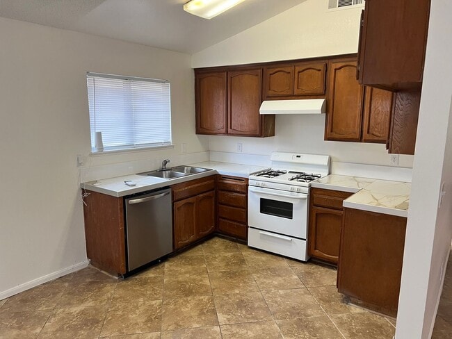 Photo - 5409 Tupper Ct