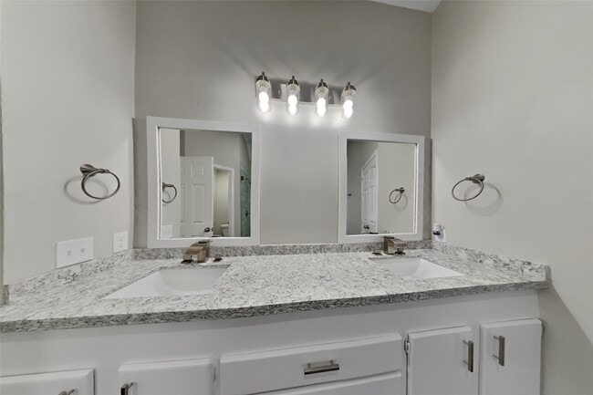 Building Photo - 17126 Hamilwood Dr