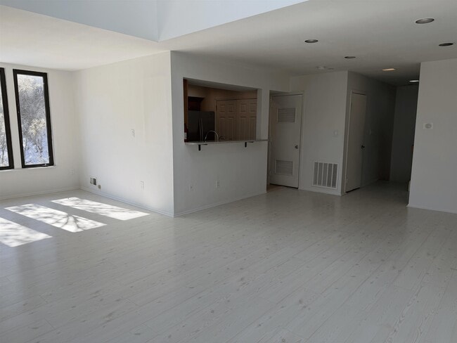 Photo - 798 Spinnaker Ct Unit 798