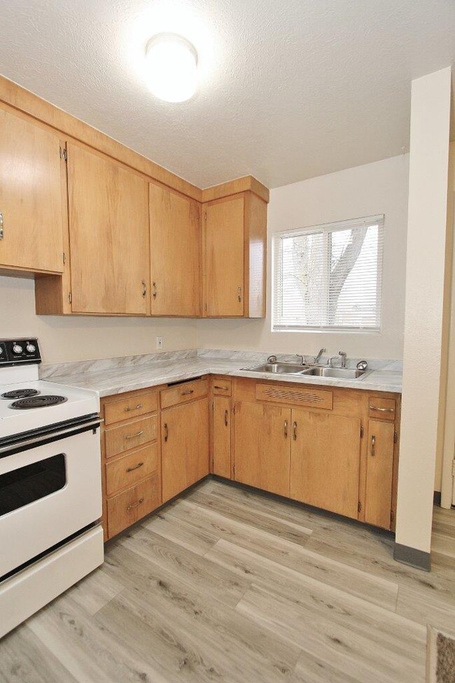 Photo - 419 NE 3rd St