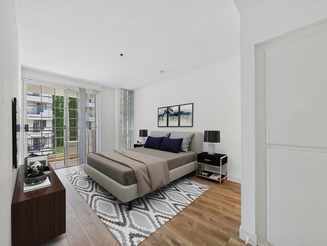 Photo - 310 S. Swall Drive Apartments