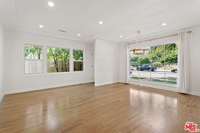 Photo - 11951 Bray St