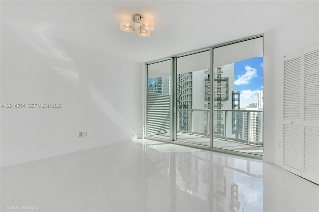 Photo - 300 S Biscayne Blvd Unit T-2807