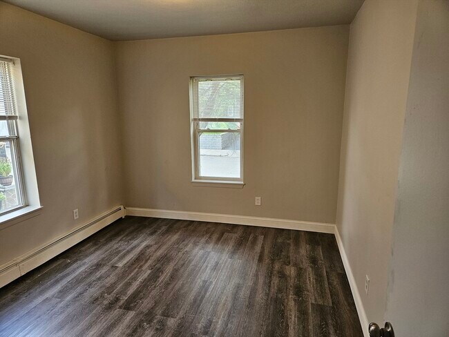 Building Photo - 55 Bernard St Unit 1