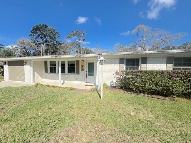 Photo - 324 Tanglewood Rd