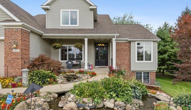 Photo - 61 Greystone Ct NE