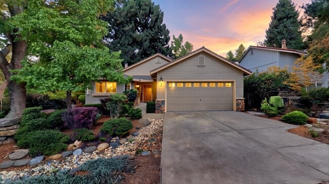 Building Photo - 271 Vistamont Dr