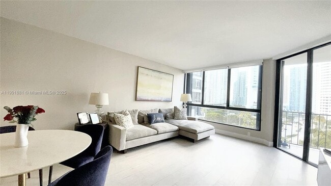 Photo - 520 Brickell Key Dr Unit A1010