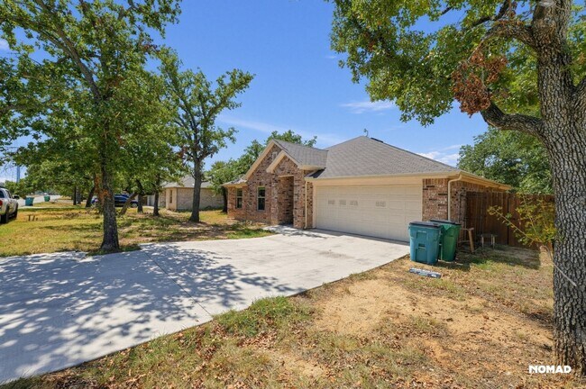 205 Shady Oaks Dr